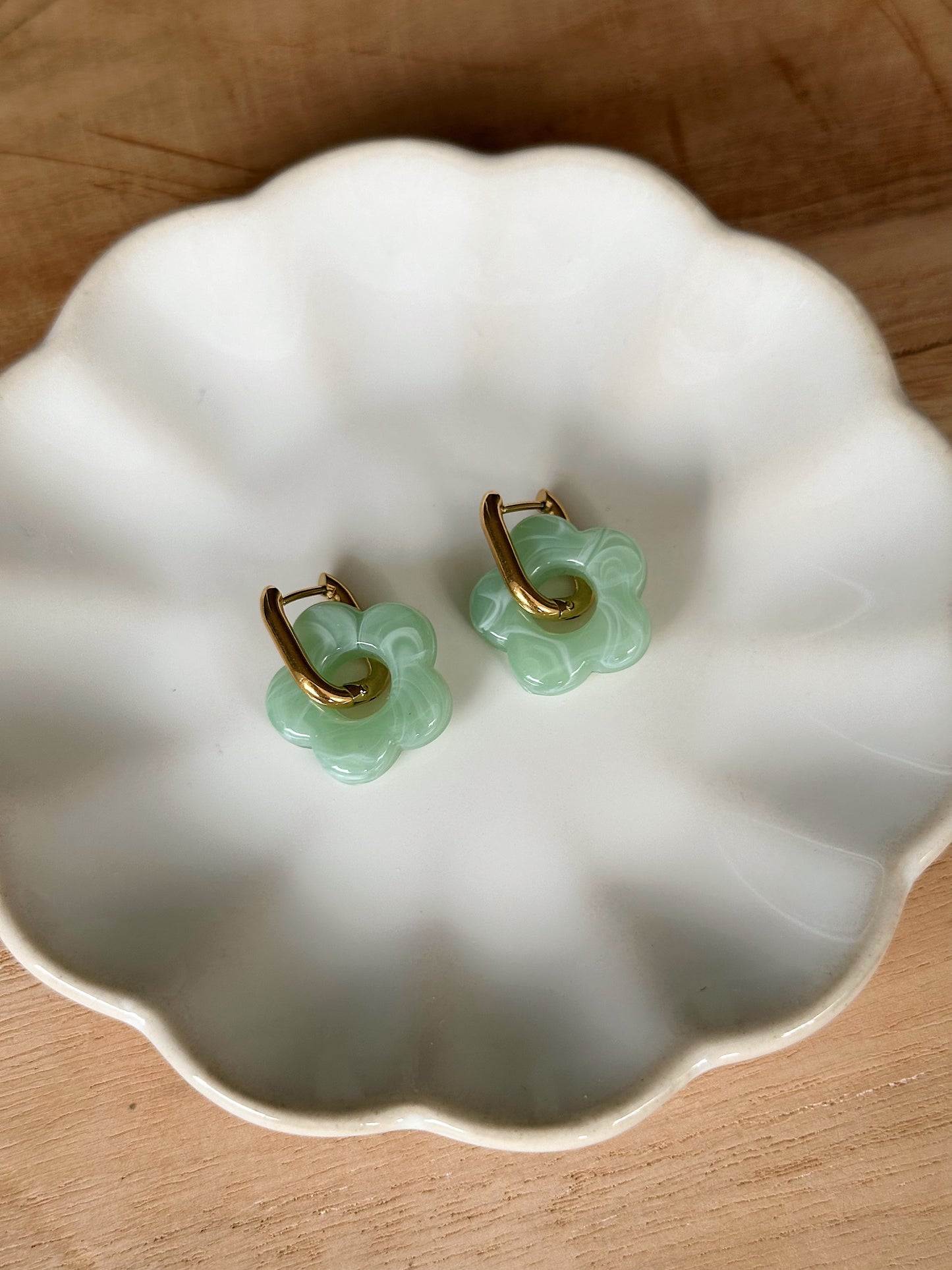 Boucle d’oreille Fleur - Vert d’eau marbré