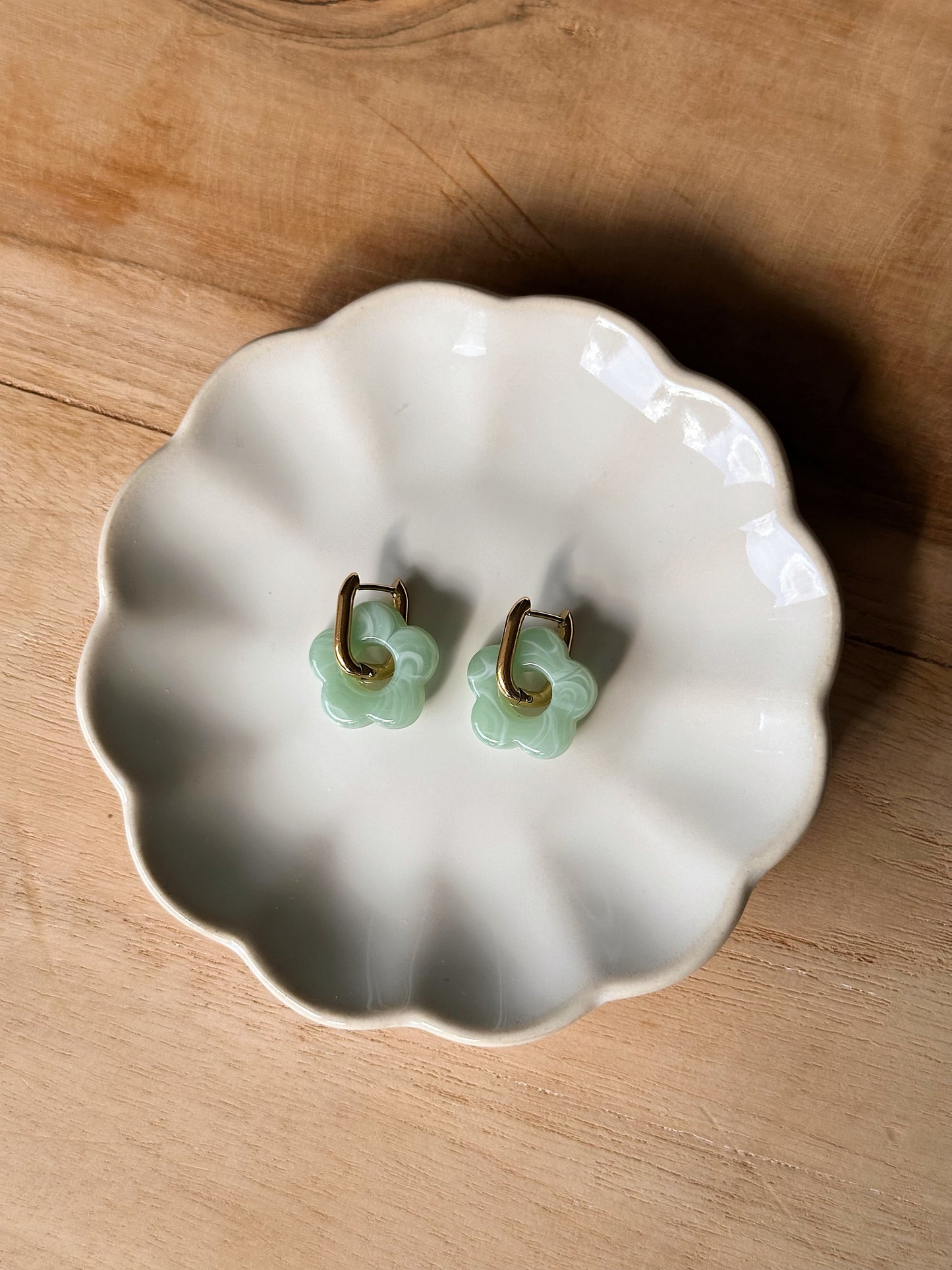Boucle d’oreille Fleur - Vert d’eau marbré