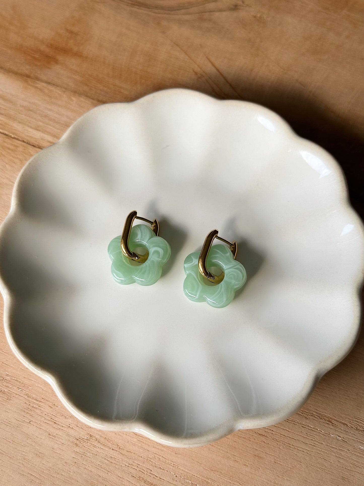 Boucle d’oreille Fleur - Vert d’eau marbré